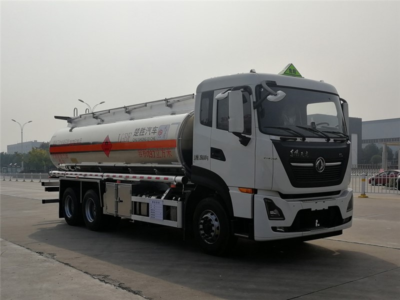 19.7方東風(fēng)天龍后雙橋鋁合金運油車