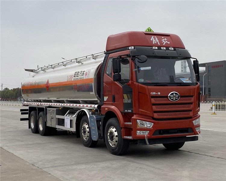 31.1方解放J6前四后八鋁合金運油車