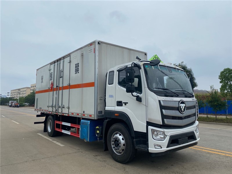 CSC5180XRQB6型易燃?xì)怏w廂式運輸車