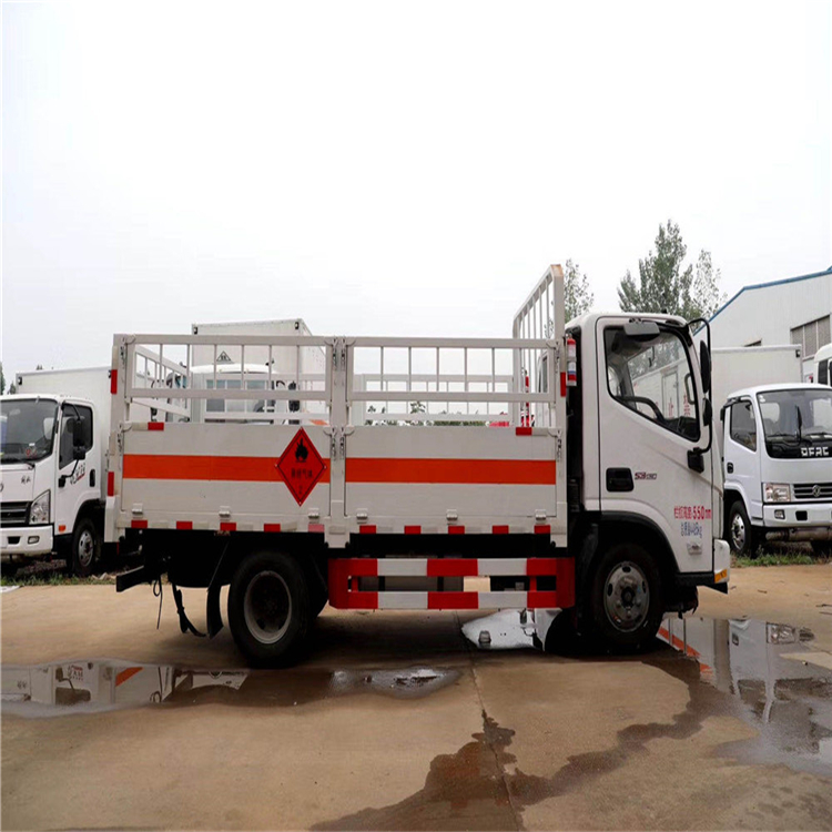 國六福田歐馬可131馬力藍(lán)牌氣瓶運(yùn)輸車
